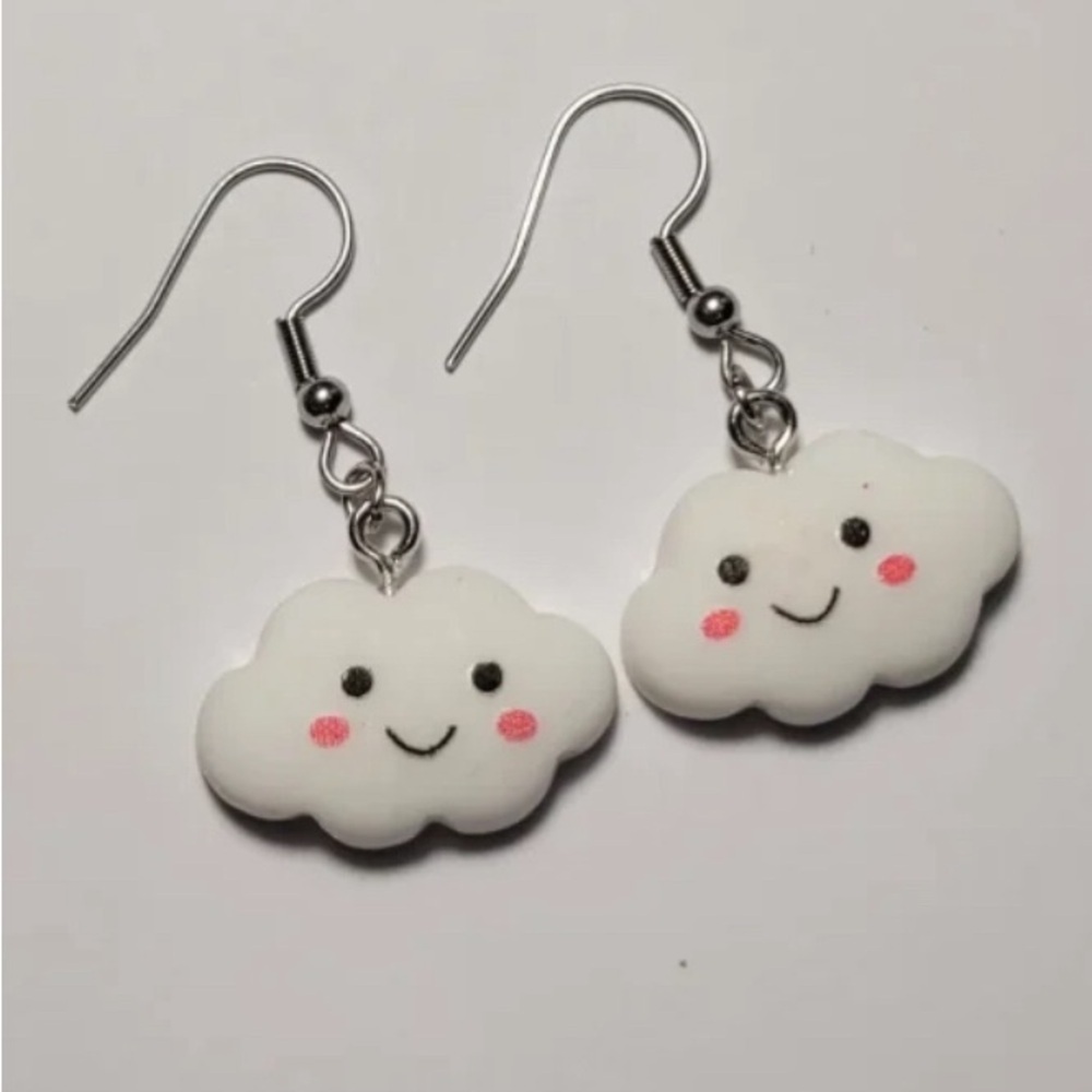 NWT - Cute Cloud Earrings - 1 x .5 inches - cute smiley face clouds - Picture 5 of 7